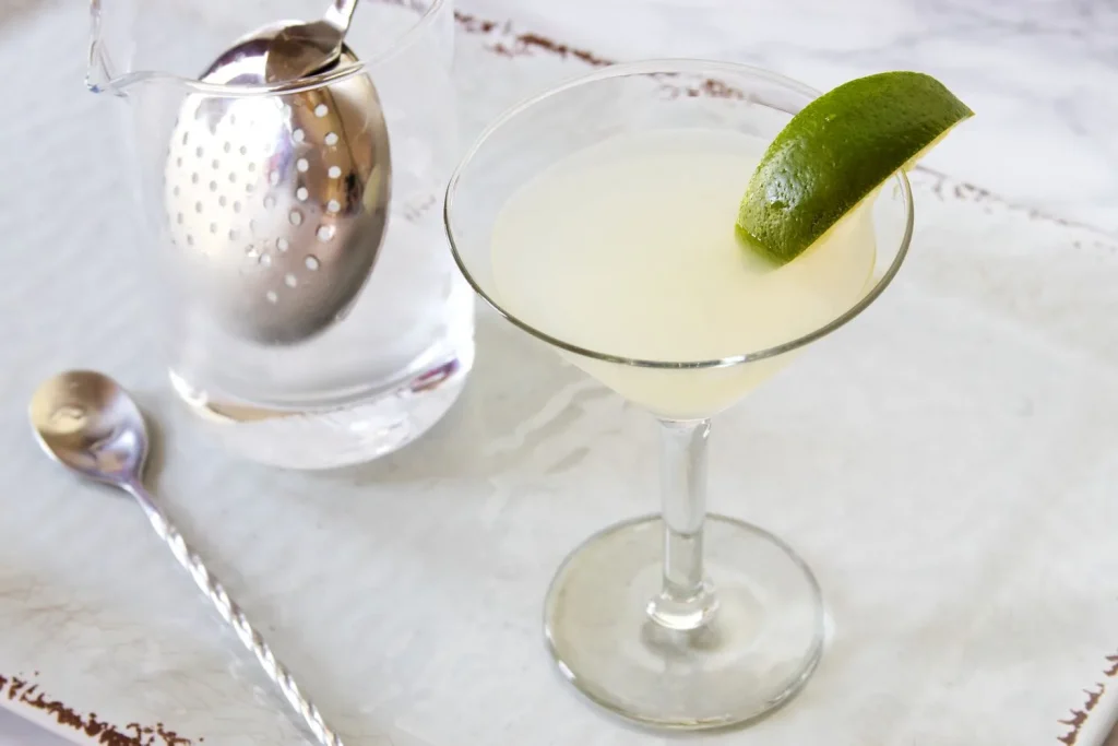 How to Make a Classic Gimlet Cocktail