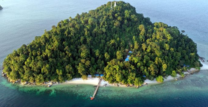 Pulau Berhala: Permata Tersembunyi di Lautan, Mitos dan Kenyataan