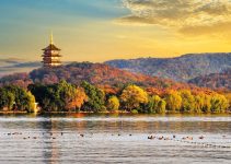 West Lake: Captivating Beauty Amidst the Chinese Landscape