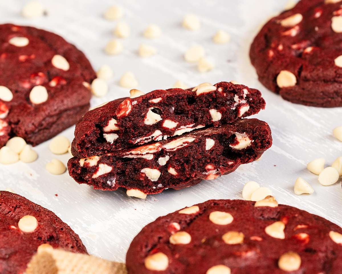 Enjoy Red Velvet Biscuit