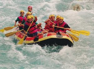 Rafting di Sungai