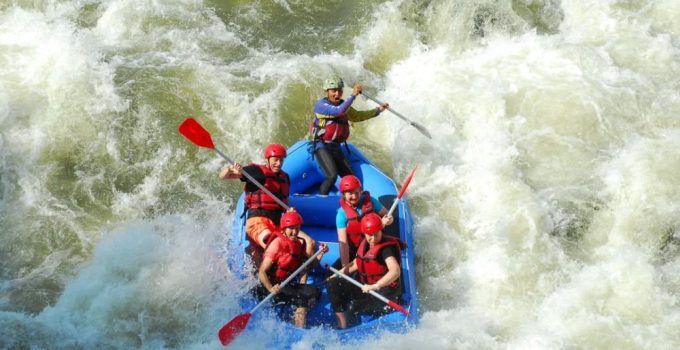 Arung Jeram Serayu: Petualangan Menantang di Sungai Eksotis Jawa Tengah