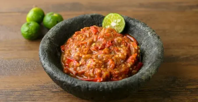 Lalapan Sambal: Hidangan Segar dan Pedas yang Selalu Menggugah Selera