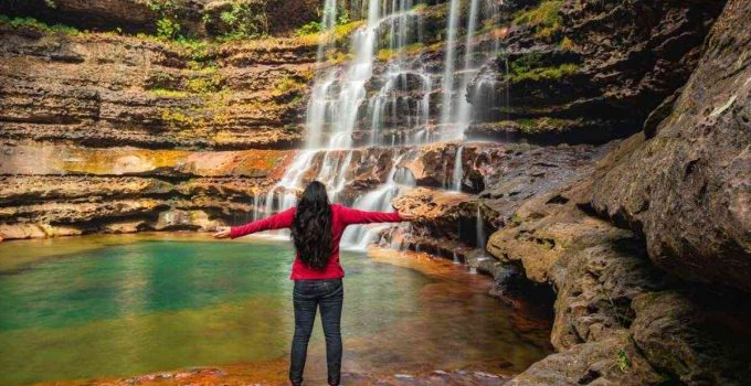 Magnificent Nohkalikai Falls cascading in Cherrapunji