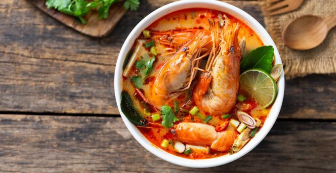 Sop Tom Yum Ala Restoran: Cara Membuatnya di Rumah