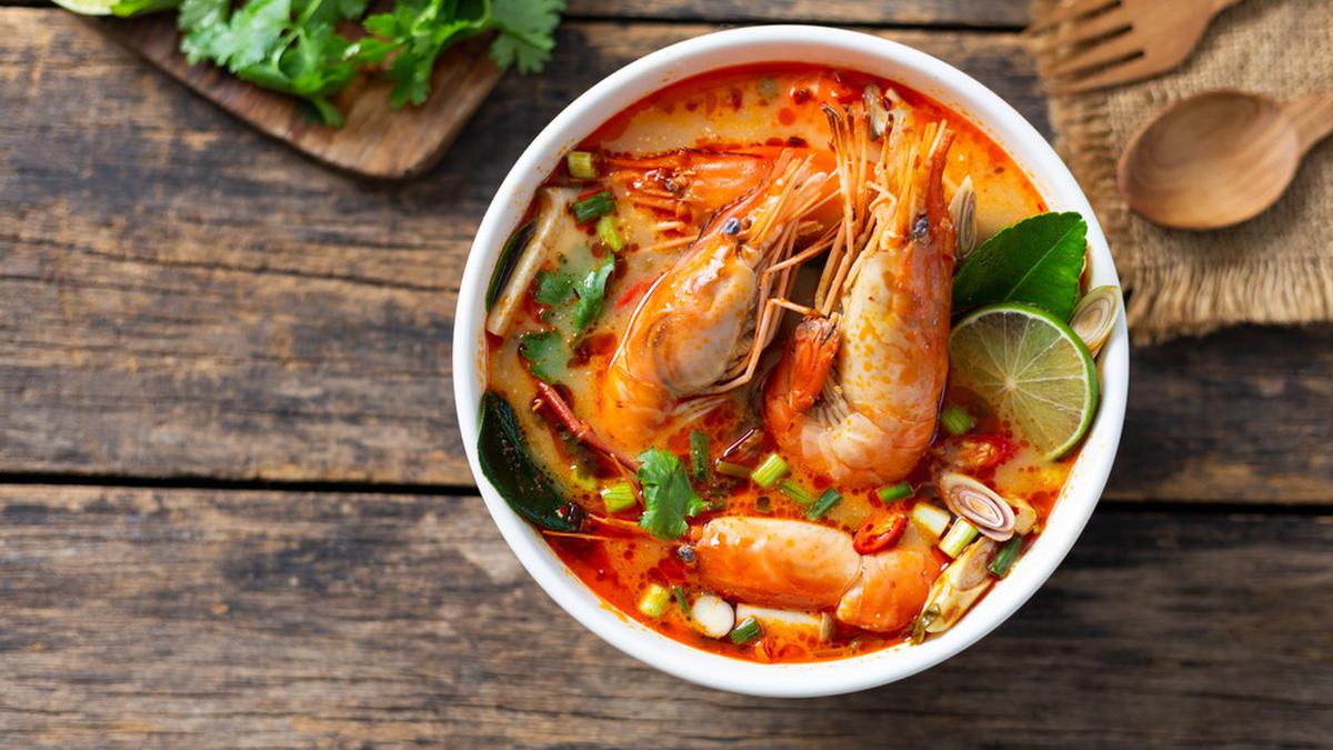 Sop Tom Yum Ala Restoran: Cara Membuatnya di Rumah