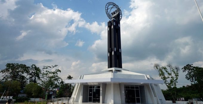 Taman Khatulistiwa Pontianak: Berdiri Tepat di Tengah Dunia 2025