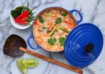 Tom Yam Goong: Cita Rasa Pedas Asam Thailand yang Menggoda Lidah Tom Yam Goong: Cita Rasa Pedas Asam Thailand yang Menggoda Lidah