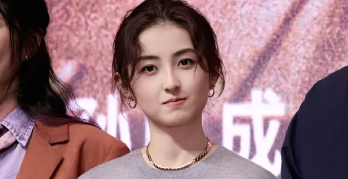 Zhang Zifeng: Talenta Muda yang Menginspirasi Generasi Baru Perfilman China