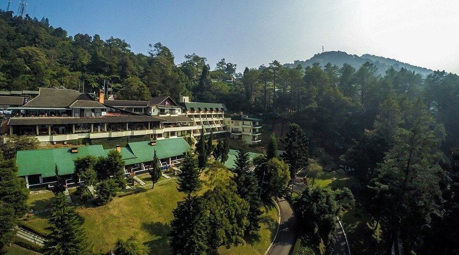 Harmoni Arsitektur Puncak Pass Resort Klasik dan Lanskap Alam