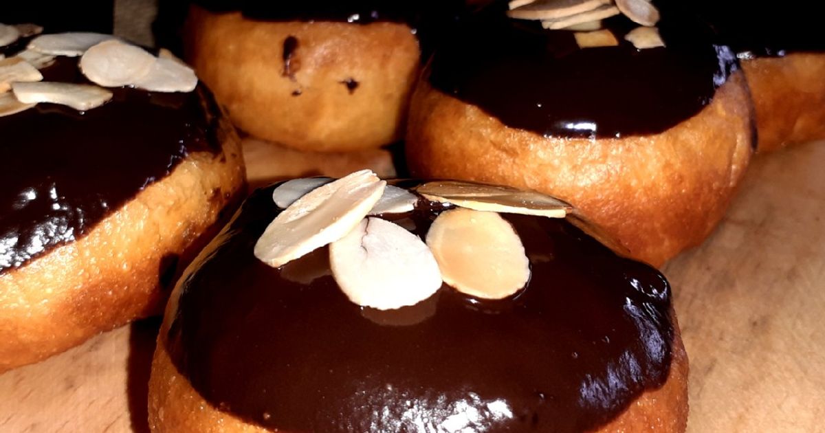 Pesona Donat Coklat Almond di Dapur Rumahan