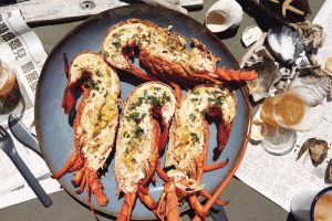 Lobster Bakar Keju Sensasi Mewah Lautan dalam Sajian yang Menggoda Selera