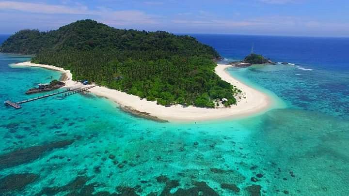 Keindahan Alam Pulau Senua yang Sulit Dilupakan