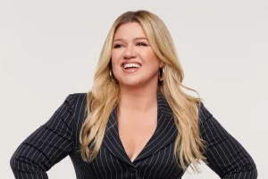 Kelly Clarkson dan Karya yang Menyejukkan Telinga