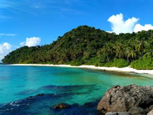 Pulau Senua, Wisata Unik yang Wajib Dikunjungi di Natuna